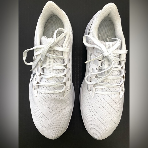 Nike Women's White Metallic Air Zoom Pegasus 38 Athletic Trainer CW7358-100 - Picture 10 of 13